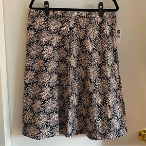 NWT Gap pink / dark blue skirt. Size 14.